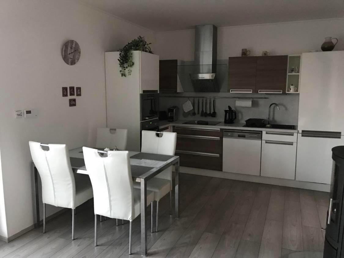 Nice appartment Křoví in family house with shared pool, terrace&garden Krovi Exterior foto